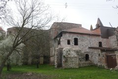 pohled zezadu zleva