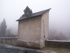 pohled zezadu zleva
