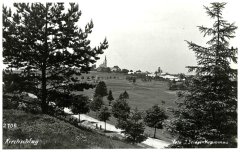 starší foto vsi s kostelem