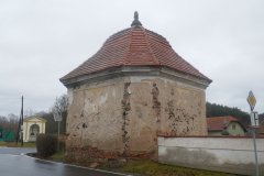 pohled zezadu zleva
