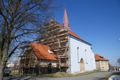 pohled zepředu zprava - oprava průčelí