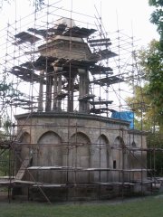 pohled zezadu zleva
