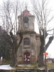 průčelí kostela