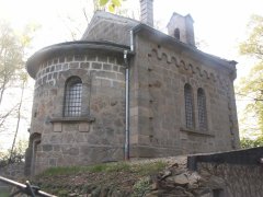 pohled zezadu zleva