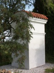 pohled zezadu zleva