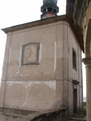 pohled zezadu zleva