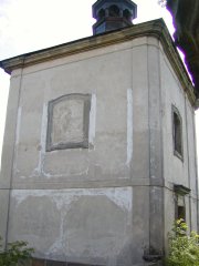 pohled zezadu zleva