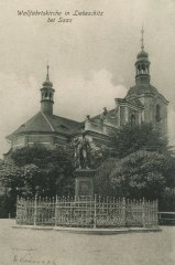 dobová pohlednice s motivem kostela