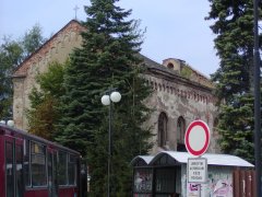 pohled zezadu zleva