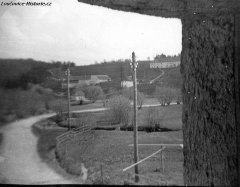 historické foto kaple (vlevo od středu)