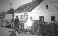 historické foto kaple (v pozadí)