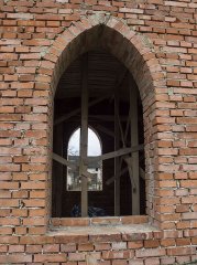 detail okna zvenku