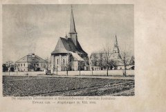 historické foto kostela (vlevo)