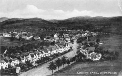 historické foto vsi s kaplí (vlevo, dále od dolního okraje)