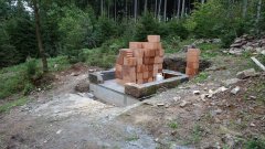 stavba nové kaple - pohled zepředu zprava