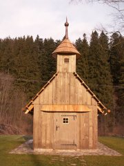 průčelí kaple