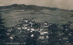 historické foto kapličky (vpravo v kroužku)
