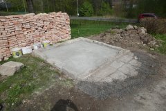 základová deska pod novou kapli - pohled zepředu zleva