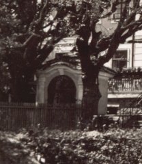 historické foto kaple (výřez z předchozí fotografie)