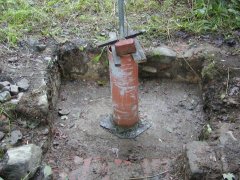 vykopané zbytky původní kaple se základy nové kapličky