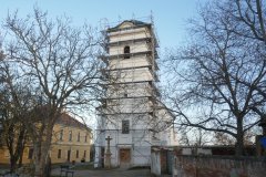pohled zepředu - oprava věže