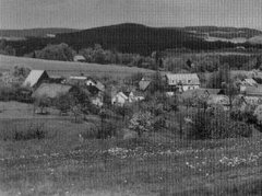 výřez z předchozí fotografie (kaple je uprostřed snímku)