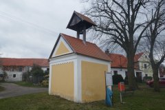 pohled zezadu zleva