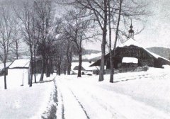 historické foto kaple (vlevo)