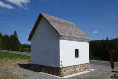 pohled zezadu zleva
