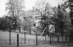 historické foto zámku s kaplí