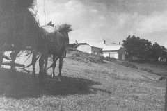 historické foto kaple (zcela vpravo)