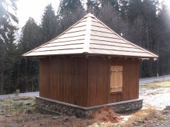 pohled zezadu zleva