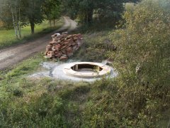 kruhové základy nové kaple - pohled zezadu zprava