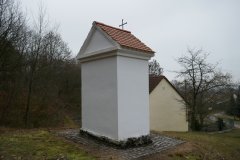 pohled zezadu zleva