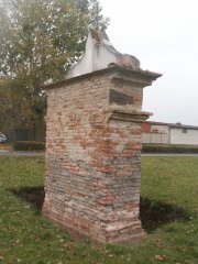 pohled zezadu zleva