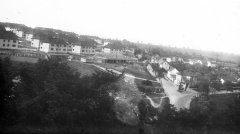historické foto kaple (na křižovatce vpravo)