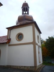 pohled na věž zleva