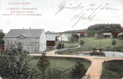 historické foto kaple (v pozadí uprostřed)