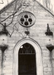 vchod do kaple