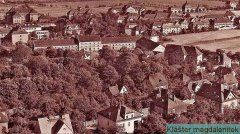 historické foto vsi s klášterem