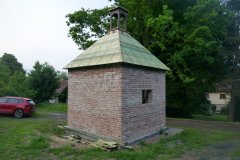 pohled zezadu zleva