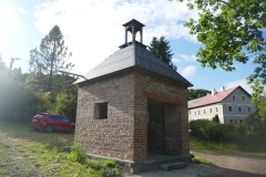 pohled zepředu zleva