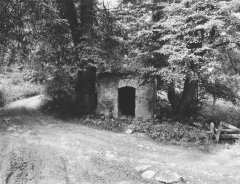 chátrající kaple