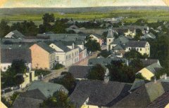 dobová pohlednice vsi s kaplí (dole, vlevo od silnice)