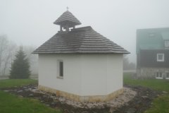 pohled zezadu zprava