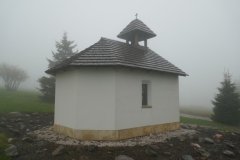 pohled zezadu zleva