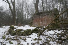 pohled do presbytáře zprava