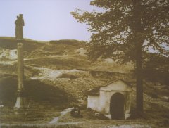 historické foto vodárny a sloupu