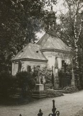 historické foto hřbitova a kaple
