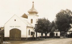 historické foto kaple s hasičskou zbrojnicí